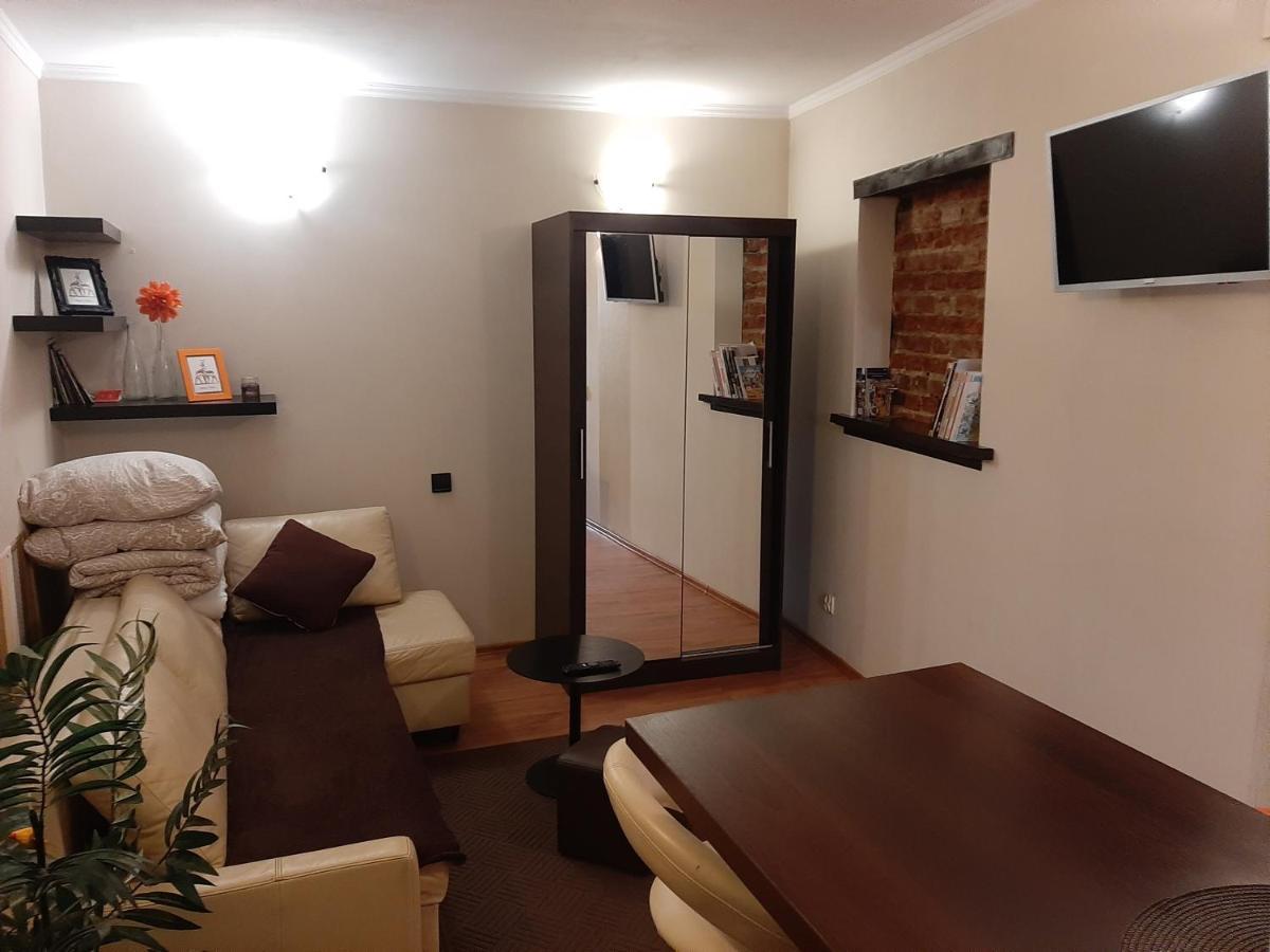 Z Prywatnym Ogrodkiem Centrum Jelenia Góra Exterior foto